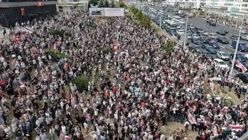 Մինսկում հազարավոր մարդիկ հրաժեշտ են տալիս մահացած ցուցարարին