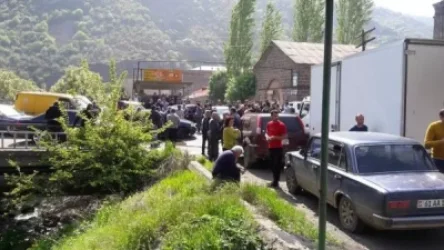 Ալավերդու Էնգելս թաղամասի հատվածում քաղաքացիներն այսօր փակել էին միջպետական ճանապարհը