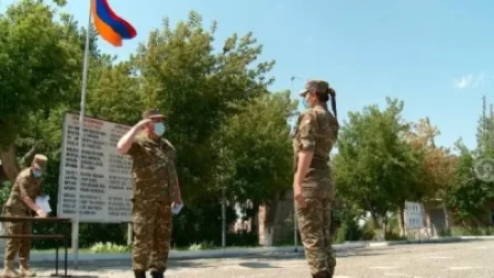 ՀՀ պաշտպանության նախարարի հրամանով` մի շարք զինծառայողներ պարգևատրվել են գերատեսչական մեդալներով ու պատվոգրերով