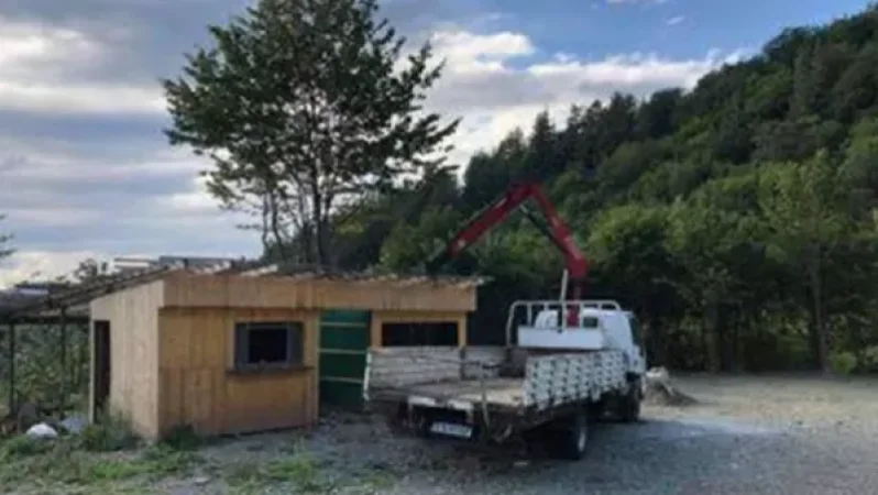 Դիլիջանի ոլորանների ճանապարհահատվածում կառուցված ապօրինի կառույցն ապամոնտաժվում է