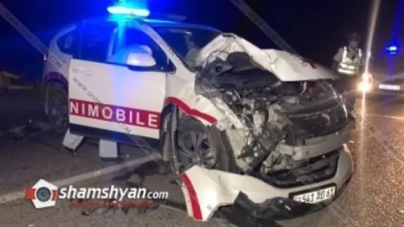 Արտակարգ դեպք. ծննդատան շտապօգնության մեքենան բախվել է կովին. բժիշկը, բժշկուհին ու նորածինը տեղափոխվել են հիվանդանոց