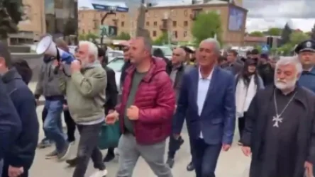 ՏԵՍԱՆՅՈՒԹ. Գյումրիից ավտոերթով գալիս են Աբովյան` միանալու Բագրատ սրբազանին