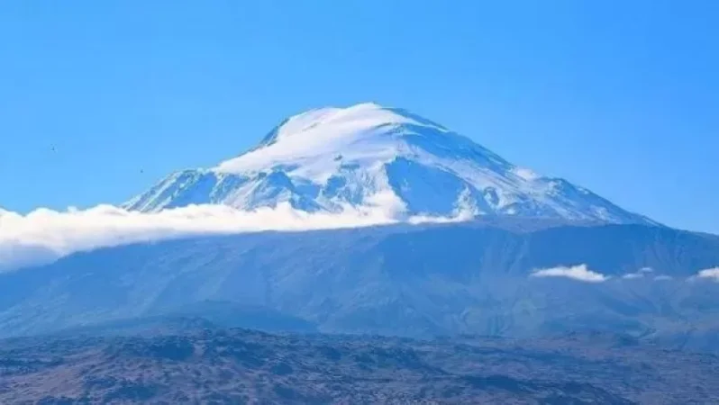 PHOTO: The Peak of Ararat Covered in a Layer of Snow