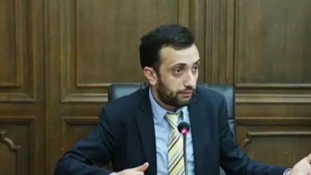 Ըստ Իոաննիսյանի՝ Արարատ Միրզոյանը վախենում է բացահայտ դուրս գալ Ալեն Սիմոնյանի դեմ