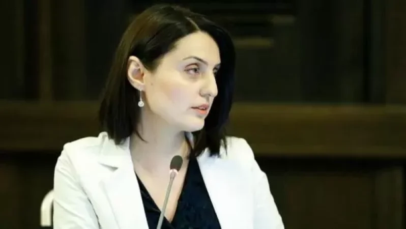 Պարոն Չոբանյանի խոսքով՝ Խաշթառակի ընտանիքում բռնության դեպքերի մասին որևէ ահազանգ նախկինում չի գրանցվել. նախարար