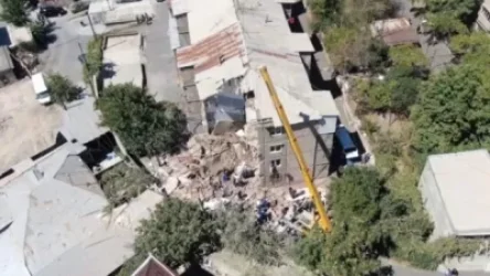 ՏԵՍԱՆՅՈՒԹ. Ինչ վնաս է հասցվել պայթյունից փլուզված բնակելի շենքին. կադրեր՝ թռչնի թռիչքի բարձրությունից