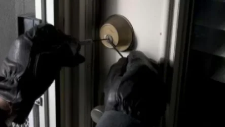 86-ամյա քաղաքացու տնից անհետացել է 10000 դոլար և 640000 դրամ. կասկածյալը 20 տարեկան է