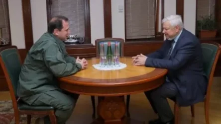 Հայ սպան ակնհայտորեն կարդում է իրեն պարտադրված տեքստը․Դավիթ Տոնոյանը խոսել է Անջեյ Կասպրշիկի հետ