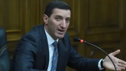 ՏԵՍԱՆՅՈՒԹ. Բռնվեք, որ չընկնեք. Գեւորգ Պետրոսյանը հրապարակել է Արայիկ Հարությունյանի տեսանյութը