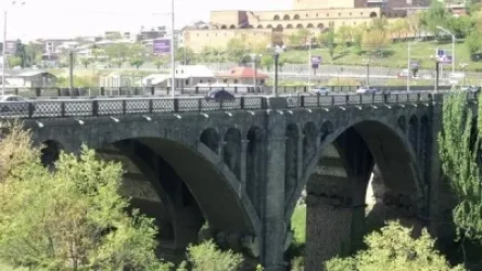 30-ամյա քաղաքացին փորձել է նետվել «Հաղթանակ» կամրջից․փրկարարները կանխել են