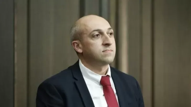 Նիկոլ Փաշինյանը արձակուրդ է ուղարկել Լոռու մարզպետին