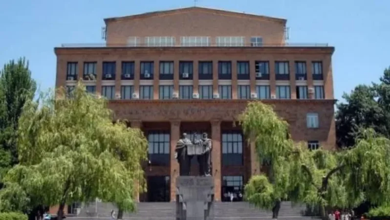 1-ին կուրսեցիների դասերը կմեկնարկեն սեպտեմբերի 1-ին. 1 մասնաշենքում ուսանողների թիվը չպետք է գերազանցի 150-ը. ԵՊՀ