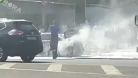 ՏԵՍԱՆՅՈՒԹ.  Երևանի Արշակունյաց պողոտայում մեքենա է հրդեհվում