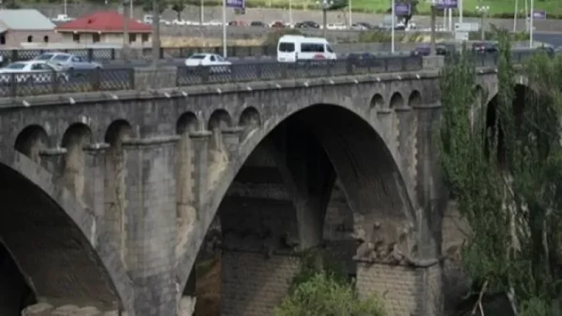 Քաղաքացին ցանկացել է նետվել կամրջից. ինքնասպանության փորձը կանխվել է