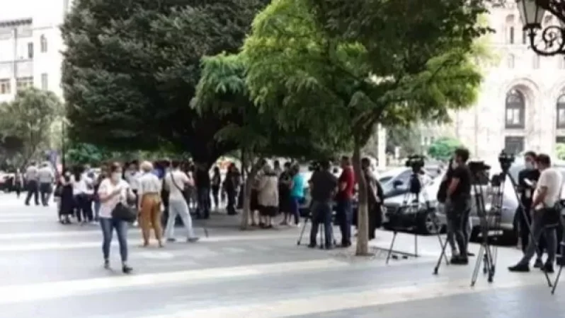 Ակցիայի մասնակիցները պահանջում են կառավարությունից տալ հստակ պատասխան՝ երբ կբացվեն սահմանները
