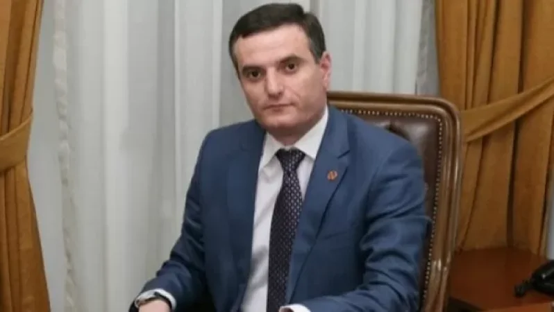 Այսպես եթե շարունակվի, կապիտուլյանտն Արցախը հանձնելու համար պարգևավճար էլ կպահանջի. ՊՆ  նախկին փոխնախարար