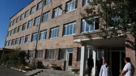 LՈՒՍԱՆԿԱՐՆԵՐ. Աբովյանի հակատուբերկուլոզային դիսպանսերի դիահերձարանի հատակին մեծաթիվ զինվորների մարմիններ են պահվում