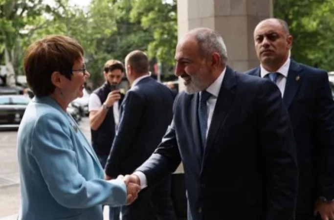 Փաշինյանը ՎԶԵԲ նախագահի հետ համատեղ ծրագրերի մասին քննարկում է ունեցել