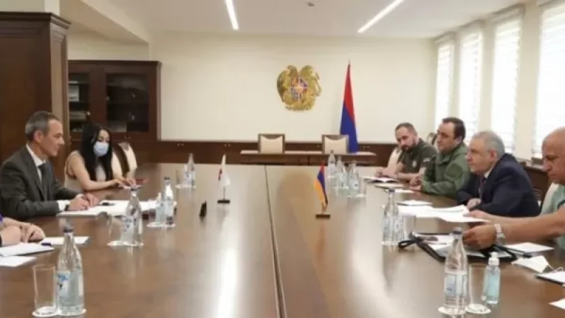 ՊՆ-ն և ԿԽՄԿ պատվիրակության հետ քննարկել է անհայտ կորածների և գերիների ճակատագրերը․ մանրամասներ