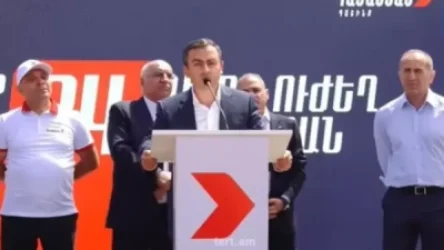 Իշխան Սաղաթելյան. «Նիկոլ Փաշինյանը կառուցողի ու կայունության կողքին ընդամենը ղժղժան, քանդող, ավերիչ տեսակ է»