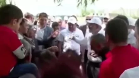 ՏԵՍԱՆՅՈՒԹ. Էն որ ասում ես՝ ժողովրդին ես պատկանում, ժողովուրդը քոնն է, քեզ ենք պատկանում. բնակիչը՝ Փաշինյանին