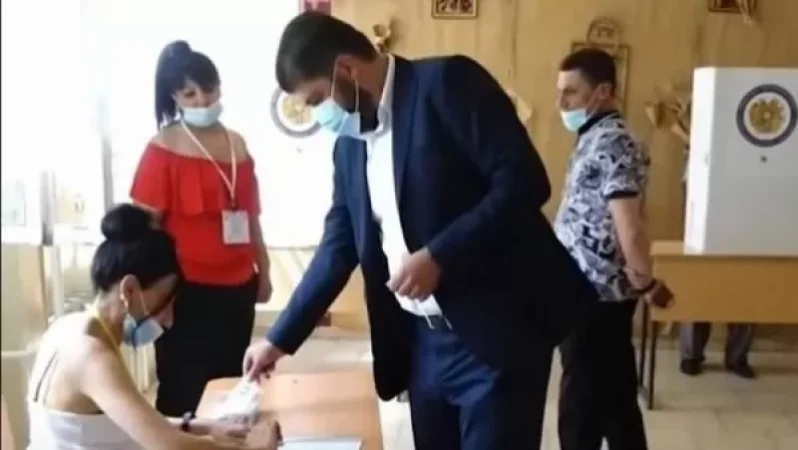 Դավիթ Սանասարյանը քվեարկեց