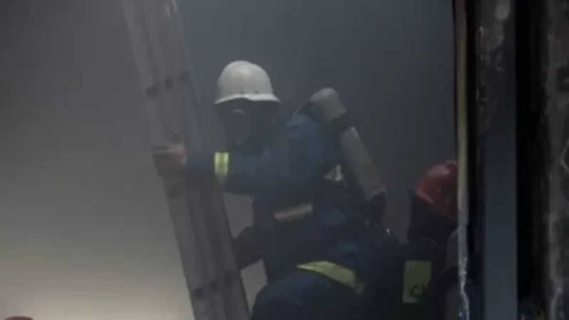 Հրազդան քաղաքի Շինարարների փողոցում գտնվող տներից մեկի տանիքում հրդեհ է բռնկվել