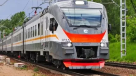 Դեռահասները կոտրել են Ալմաստ-Շորժա գնացքի ապակիները, ձողեր են խփել գծերի վրա, տուժածներ չկան. ՀԿԵ