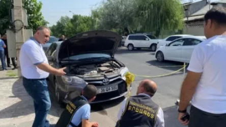 Միհրան Հակոբյանի մեքենայի տակ նռնակ են նետել