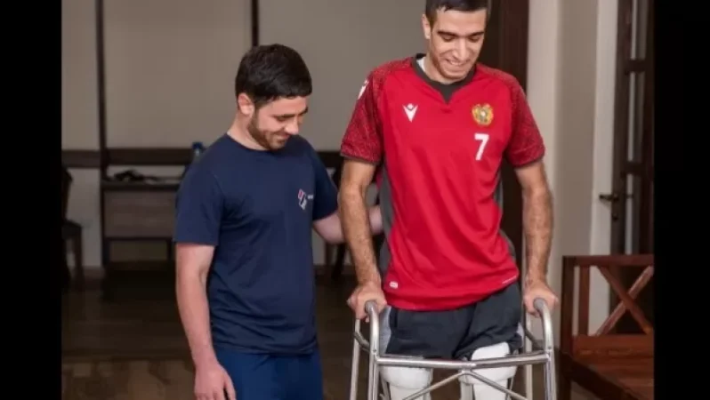 Հադրութում վիրավորված Հայկին այսօր տուն են ճանապարհել