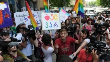 Թբիլիսիում գեյ շքերթի հակառակորդները պահանջել են Վրաստանից վտարել ԱՄՆ դեսպանին