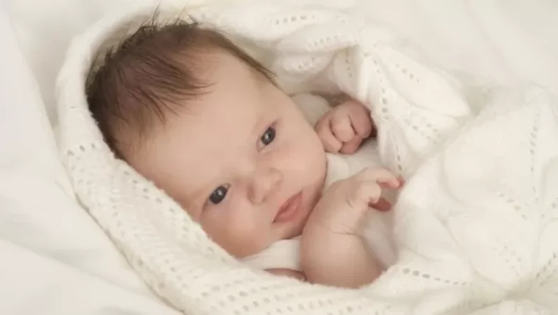 Գյումրու փողոցներից մեկում նորածին է գտնվել, որն ամենաշատը 6 ժամ առաջ է ծնվել. բժշկուհի