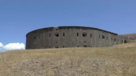 Գյումրիի քաղաքապետարանը ռուսական 102-րդ ռազմաբազայի հետ քննարկում է մի քանի շենքերի պատկանելության հարցը