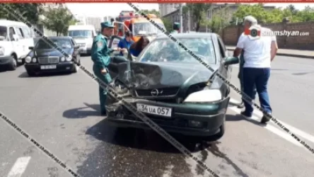 Խոշոր ավտովթար Երևանում. բախվել են Opel Vectra-ն ու Opel Zafira-ն