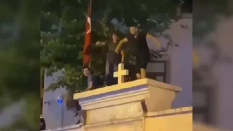 Փայլանը պահանջել է հետաքննություն սկսել հայկական եկեղեցու դեմ վանդալիզմ իրականացնելը չխոչընդոտող ոստիկանների դեմ