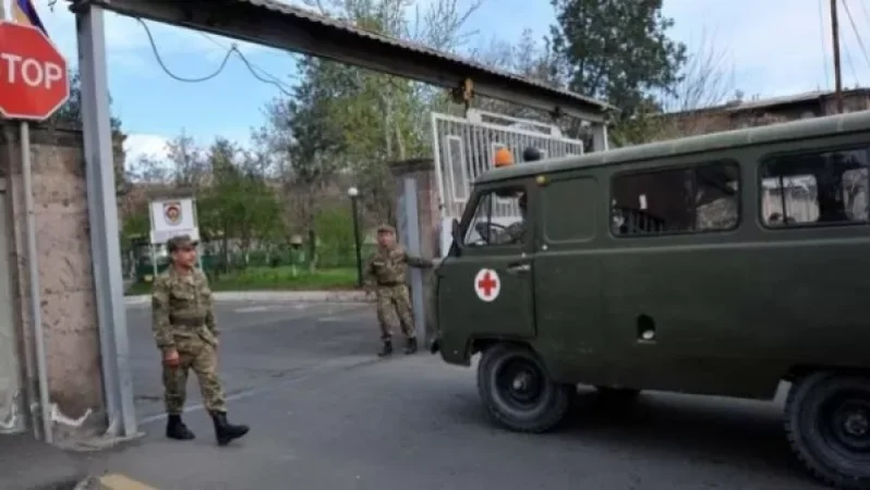 Ավտովթարի հետևանքով 6 պայմանագրային զինծառայող է հոսպիտալացվել, նրանցից մեկը մահացել է