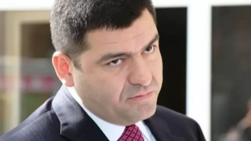 Երևանում թալանել են հայտնի գործարար «ՍԱՍ-ի Արտակ»-ի Արշակունյաց պողոտայում գործող «ՍԱՍ Գրուպ»-ը․ Shamshyan.com