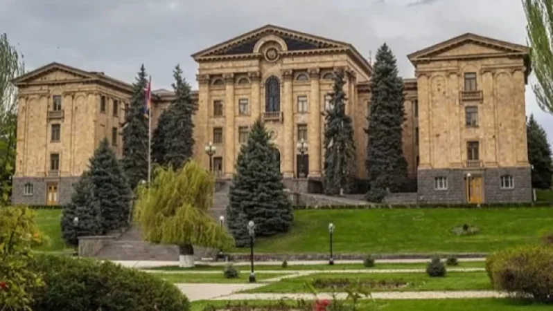 250 հազար դրամ․ ԱԺ-ն երկրորդ ընթերցմամբ և ամբողջությամբ ընդունեց աղմկահարույց նախագիծը