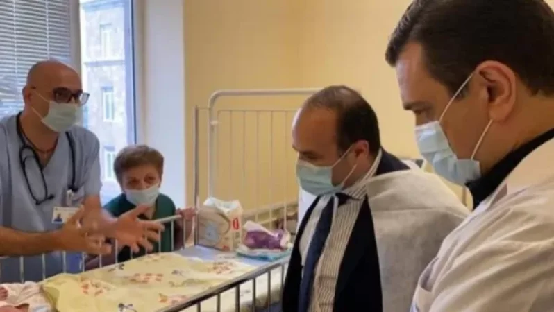 Վստահ եմ, փոքրիկ աղջնակն արագ կապաքինվի․ ԵՊԲՀ ռեկտոր Արմեն Մուրադյանը՝ Արցախի փողոցում գտնված նորածնի վիճակի մասին