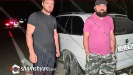 Կոտայքում 34-ամյա վարորդը ոչ սթափ վիճակում Toyota-ով բախվել է կայանված BMW X5-ին և հայտնվել երթևեկելի գոտուց դուրս