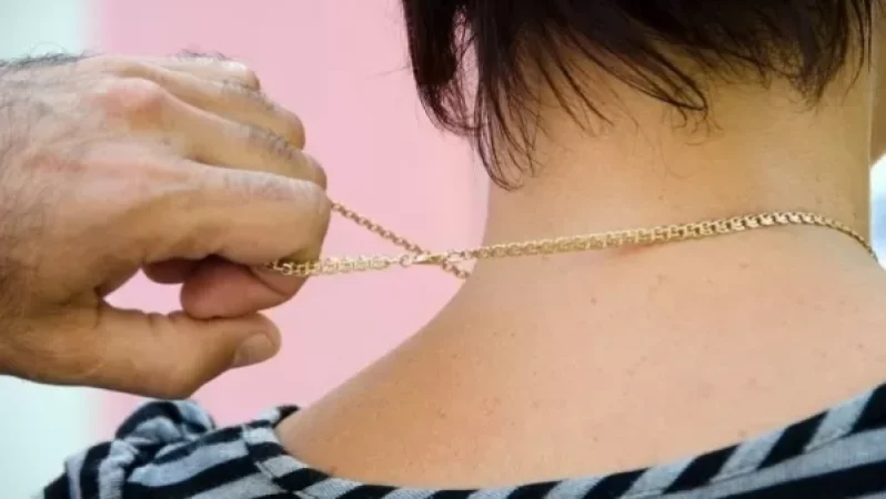 Հափշտակել էր 64-ամյա կնոջ պարանոցի ոսկյա շղթան և դիմել փախուստի