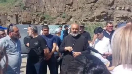 ՏԵՍԱՆՅՈՒԹ. 44-օրյա պատերազմի զոհված հերոսների ծնողները գնացել են Տավուշ և զրուցել Բագրատ Սրբազանի հետ