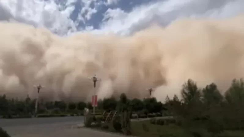 Video: A Sandstorm 'Swallows' an Entire City in China