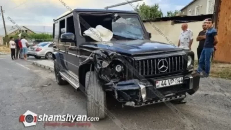 Խոշոր ավտովթար Կոտայքի մարզում. Նոր Գեղի գյուղի սկզբնամասում բախվել են Mercedes G63-ն ու Mercedes C180-ը. կա վիրավոր