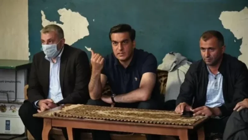 Արման Թաթոյանը ներկայացնում է սահմանային իրավիճակը