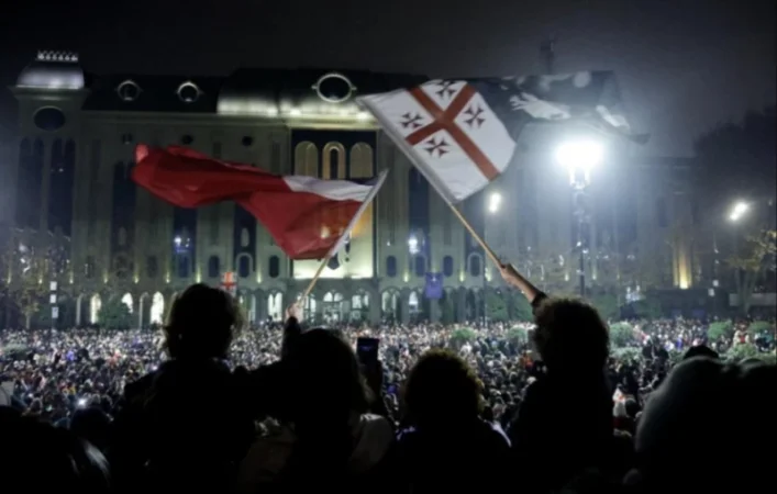 Երկու խոշորագույն բանկեր դատապարտել են ցուցարարների նկատմամբ բռնությունը. Թբիլիսի