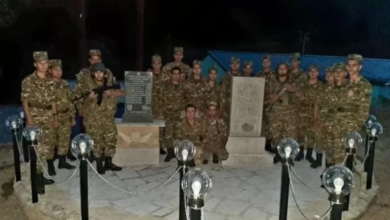 Լեգենդար «Եղնիկներ» զորամասում խնկարկել են պատերազմում զոհված զինծառայողների հիշատակը