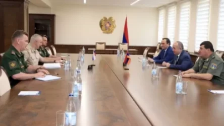 Արշակ Կարապետյանը և Ռուստամ Մուրադովը հանդիպել են․ թեման՝  իրադրությունը հայ-ադրբեջանական սահմանին