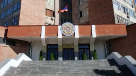 Քաղաքացին փորձել է ինքնասպան լինել ԴԱՀԿ շենքի դիմաց