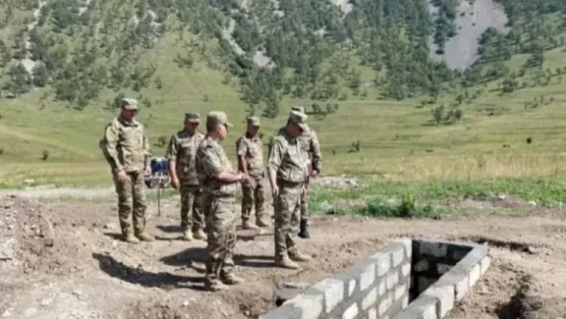 Ադրբեջանի պաշտպանության նախարարը շրջայց է կատարել Քարվաճառում կառուցվող զորավարժարանում